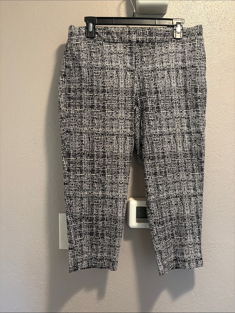 Covington Black and White Textured Pattern women’s capri Dress Pants